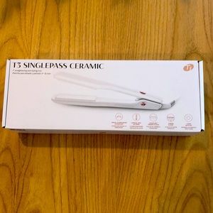 T3 Singlepass Ceramic 1” straightening and styling iron (unopened)